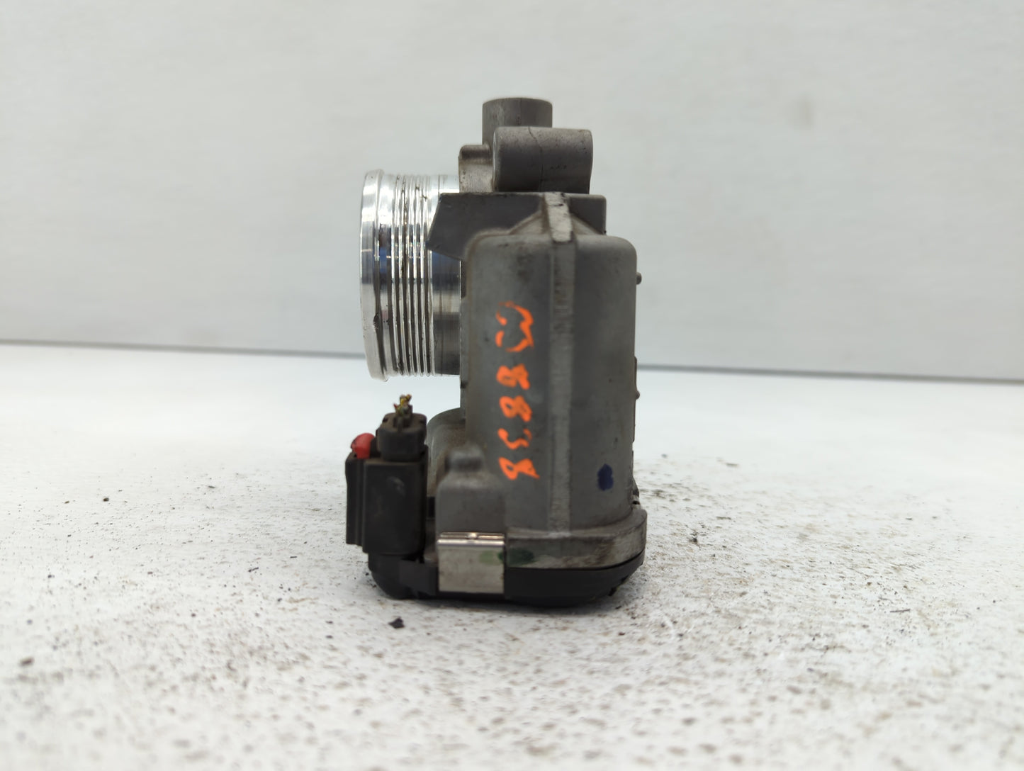 2014-2018 Ford Focus Throttle Body P/N:DS7E-9F991-BB Fits Fits 2014 2015 2016 2017 2018 2019 2020 2021 2022 OEM Used Auto Pa