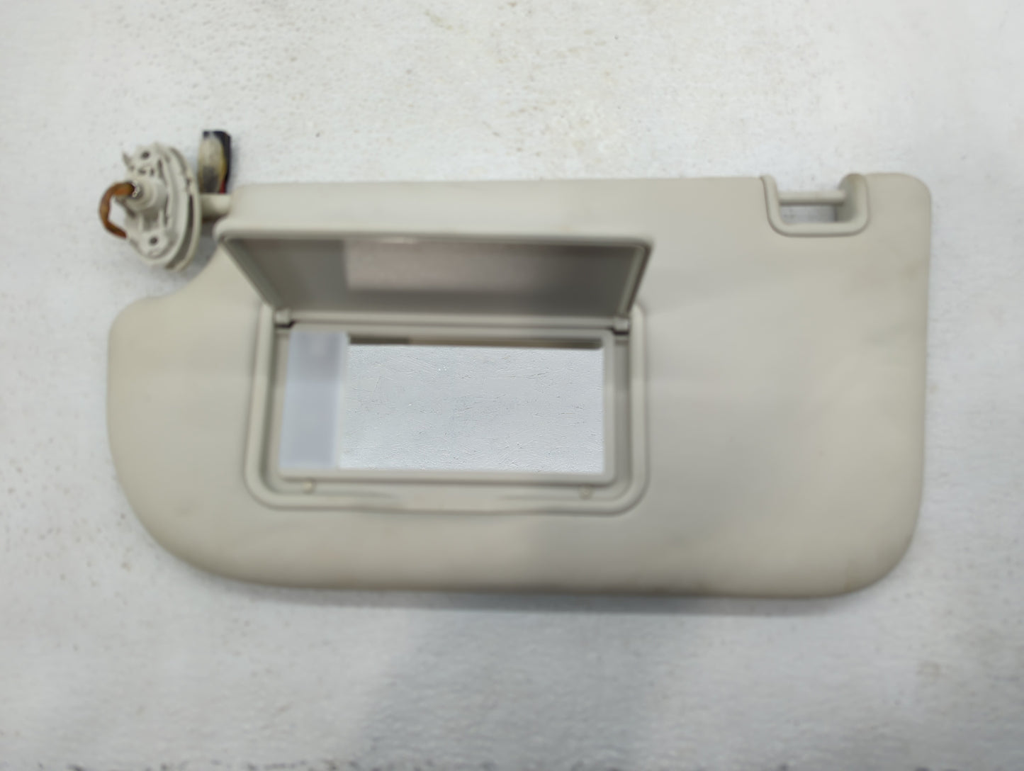 2013-2018 Ford Focus Sun Visor Shade Replacement Driver Left Mirror Fits Fits 2013 2014 2015 2016 2017 2018 OEM Used Auto Pa