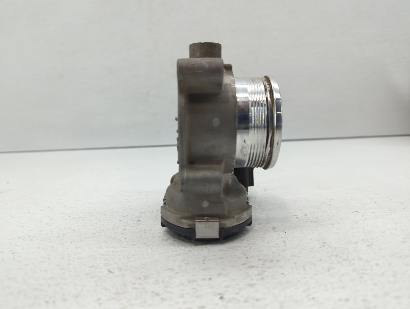 2014-2018 Ford Focus Throttle Body P/N:DS7E-9F991-BB Fits Fits 2014 2015 2016 2017 2018 2019 2020 2021 2022 OEM Used Auto Pa
