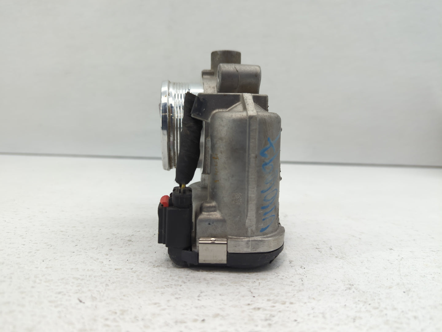 2014-2018 Ford Focus Throttle Body P/N:DS7E-9F991-BB Fits Fits 2014 2015 2016 2017 2018 2019 2020 2021 2022 OEM Used Auto Pa