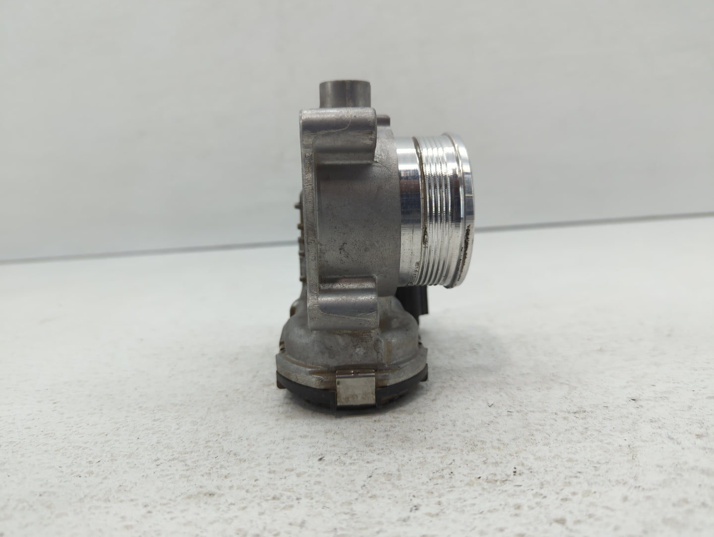 2014-2018 Ford Focus Throttle Body P/N:DS7E-9F991-BB Fits Fits 2014 2015 2016 2017 2018 2019 2020 2021 2022 OEM Used Auto Pa