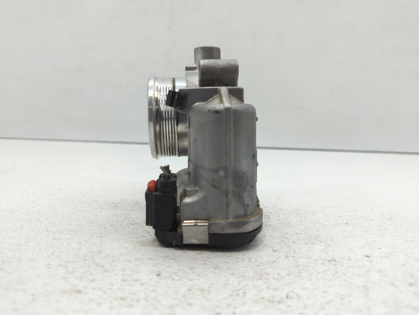 2014-2018 Ford Focus Throttle Body P/N:DS7E-9F991-BB Fits Fits 2014 2015 2016 2017 2018 2019 2020 2021 2022 OEM Used Auto Pa
