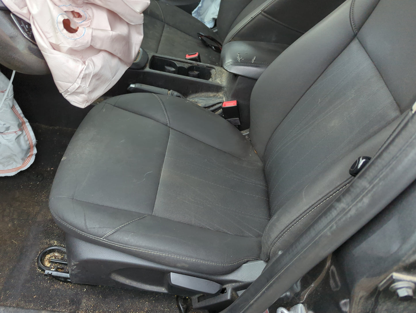 2015-2018 Ford Focus Driver Front Seat Oem 5013271 - Oemusedautoparts1.com