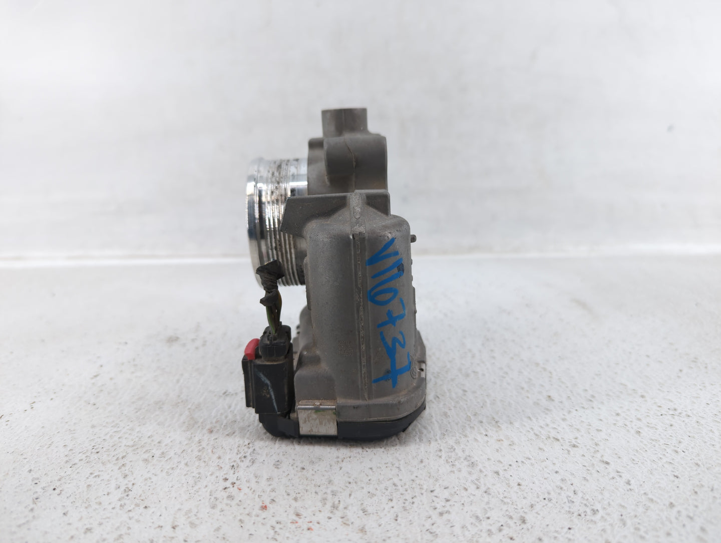 2014-2018 Ford Focus Throttle Body P/N:DS7E-9F991-BB Fits Fits 2014 2015 2016 2017 2018 2019 2020 2021 2022 OEM Used Auto Pa