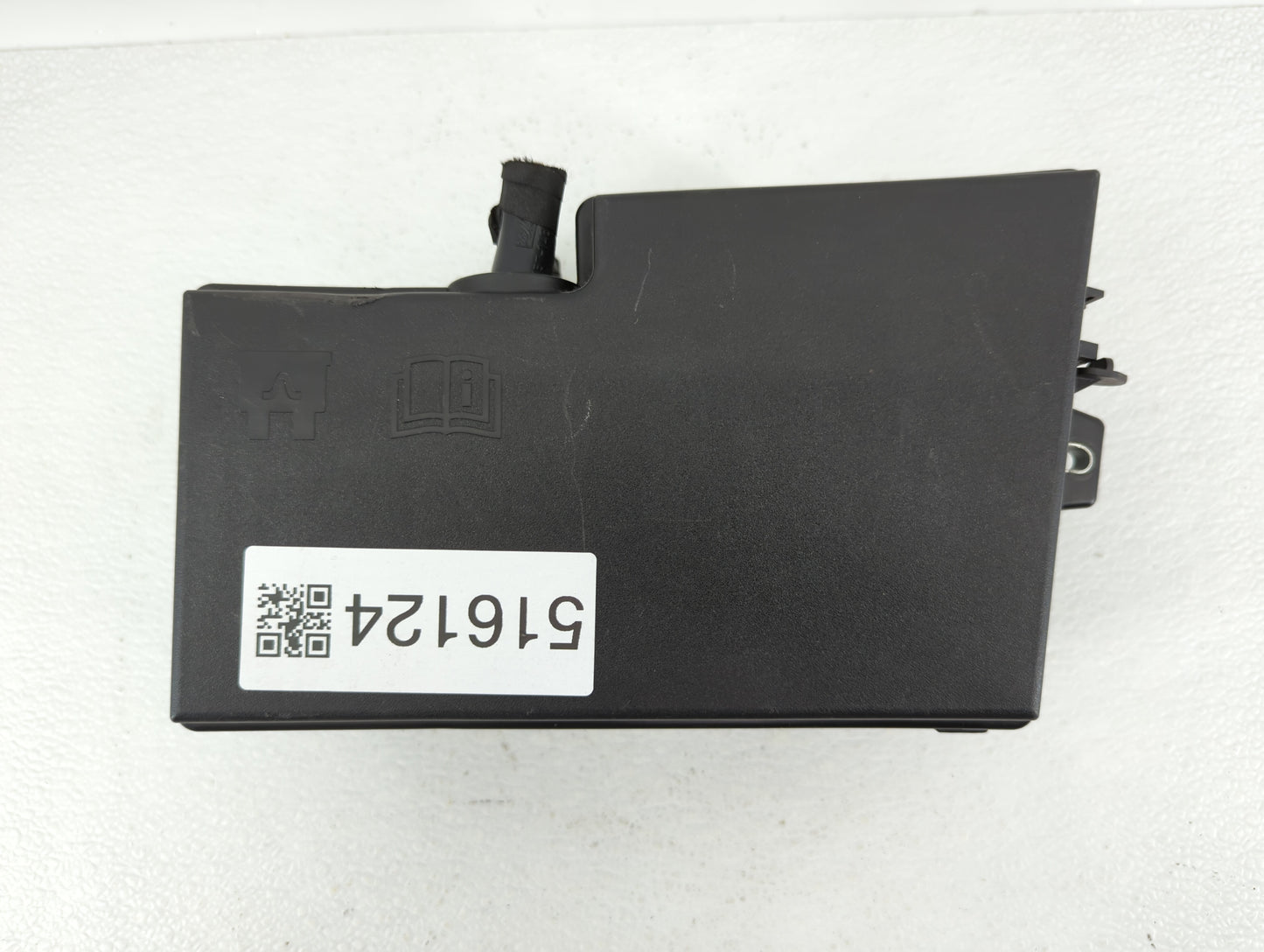 2016 Ford Focus Fusebox Fuse Box Panel Relay Module P/N:AV6T-14A067-AD AV6T-14A076-AB Fits OEM Used Auto Parts - Oemusedauto