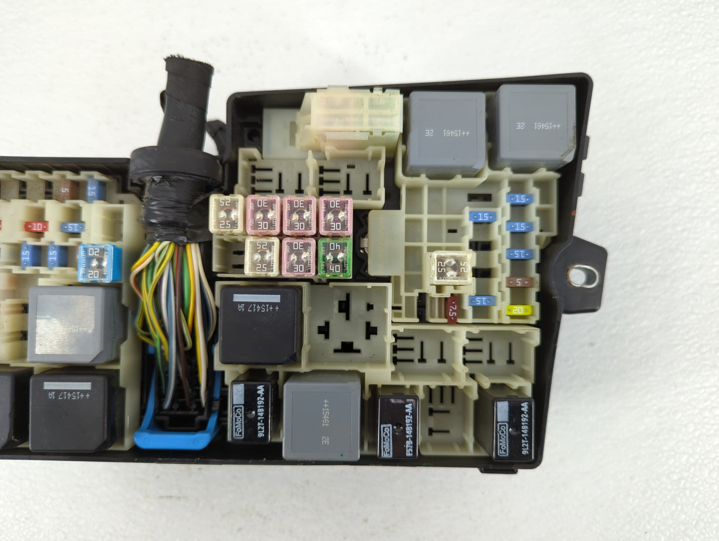2016 Ford Focus Fusebox Fuse Box Panel Relay Module P/N:AV6T-14A067-AD AV6T-14A076-AB Fits OEM Used Auto Parts - Oemusedauto