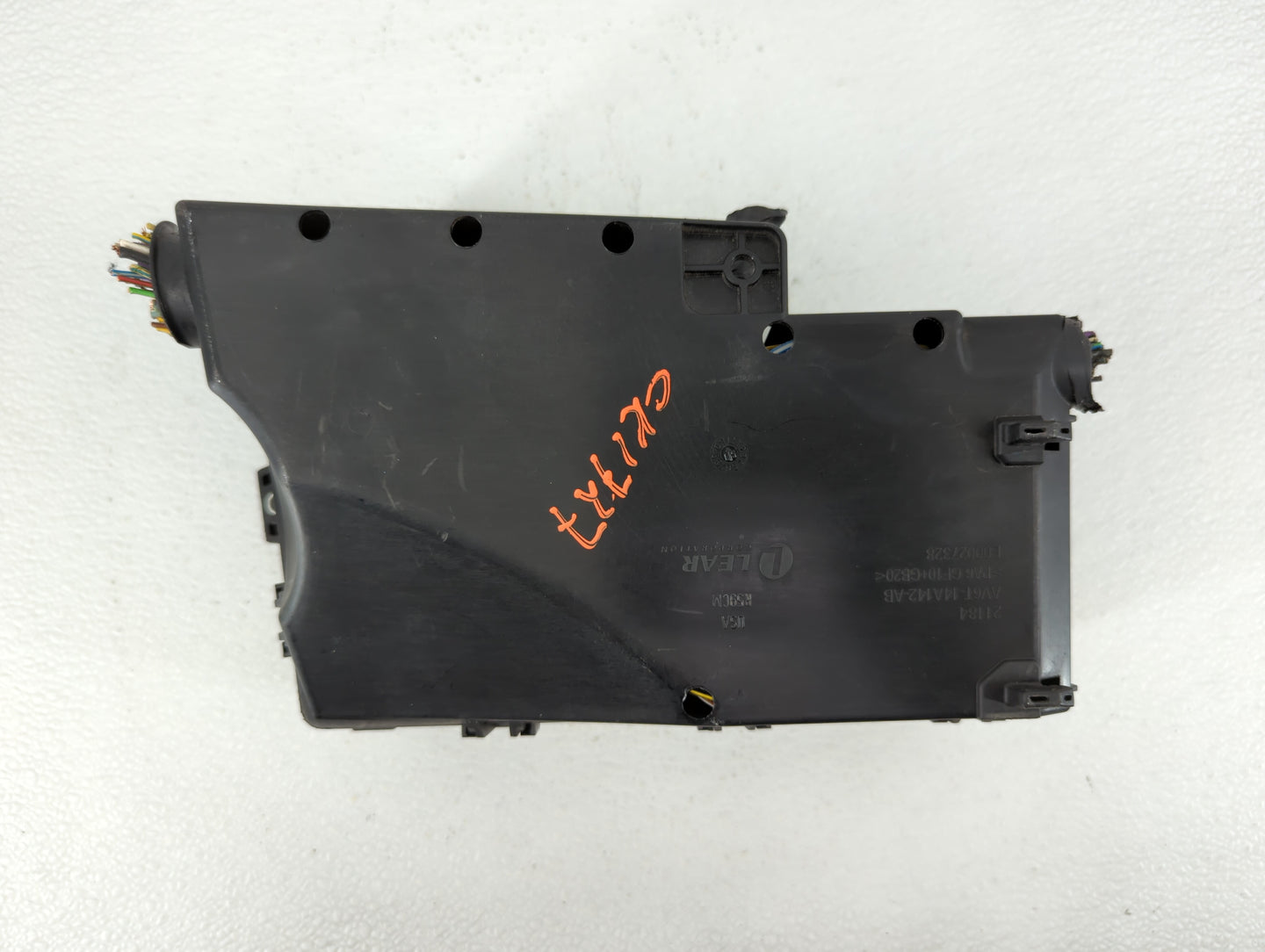 2016 Ford Focus Fusebox Fuse Box Panel Relay Module P/N:AV6T-14A067-AD AV6T-14A076-AB Fits OEM Used Auto Parts - Oemusedauto