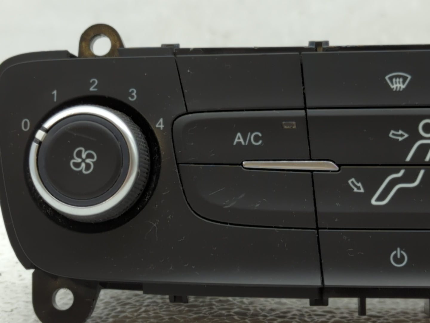 2015-2018 Ford Focus Climate Control Module Temperature AC/Heater Replacement P/N:F1ET-19980-JG F1ET-19980-LF Fits OEM Used 