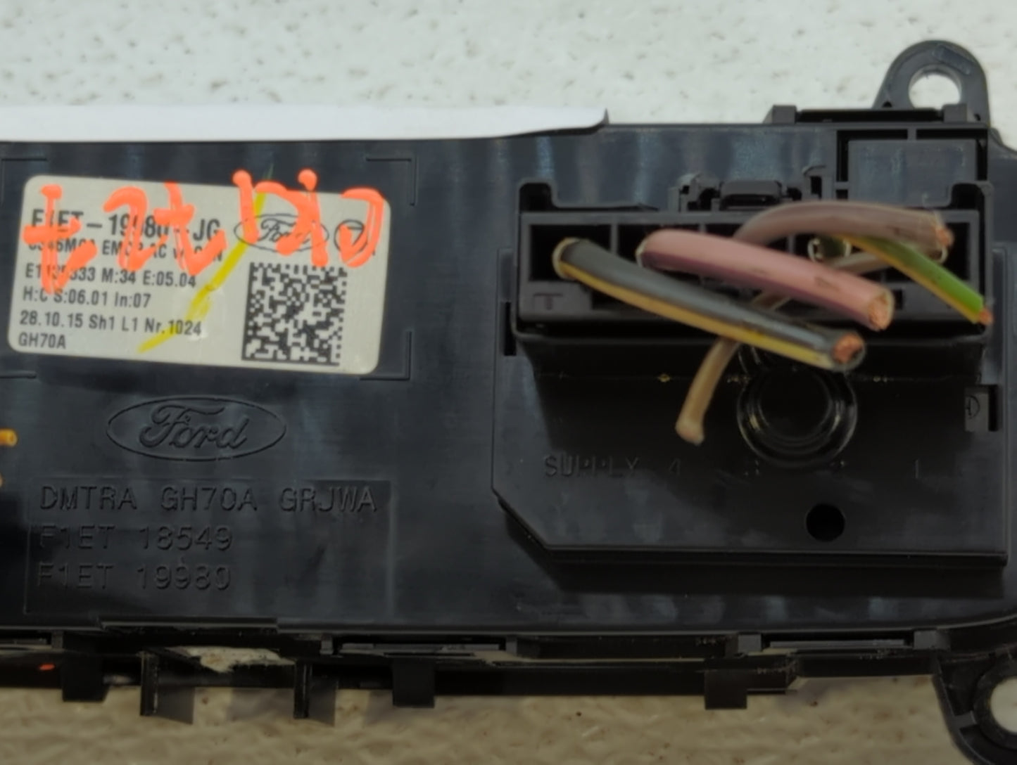 2015-2018 Ford Focus Climate Control Module Temperature AC/Heater Replacement P/N:F1ET-19980-JG F1ET-19980-LF Fits OEM Used 