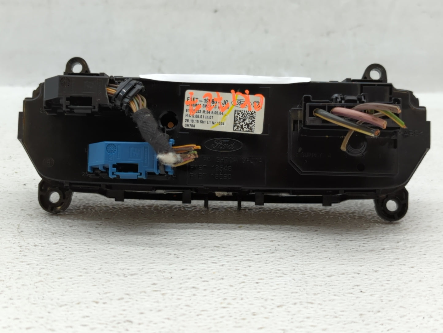 2015-2018 Ford Focus Climate Control Module Temperature AC/Heater Replacement P/N:F1ET-19980-JG F1ET-19980-LF Fits OEM Used 