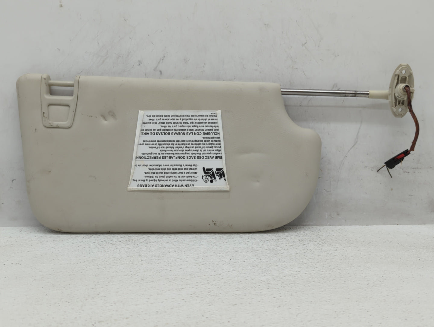 2013-2018 Ford Focus Sun Visor Shade Replacement Driver Left Mirror Fits Fits 2013 2014 2015 2016 2017 2018 OEM Used Auto Pa