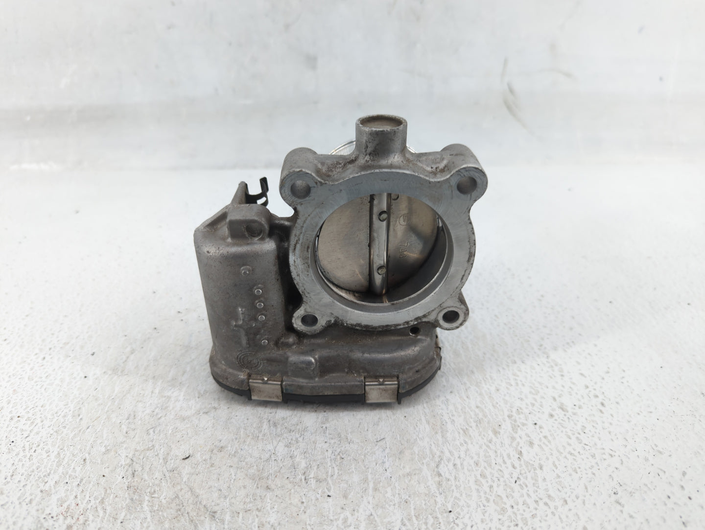2014-2018 Ford Focus Throttle Body P/N:DS7E-9F991-BB Fits Fits 2014 2015 2016 2017 2018 2019 2020 2021 2022 OEM Used Auto Pa