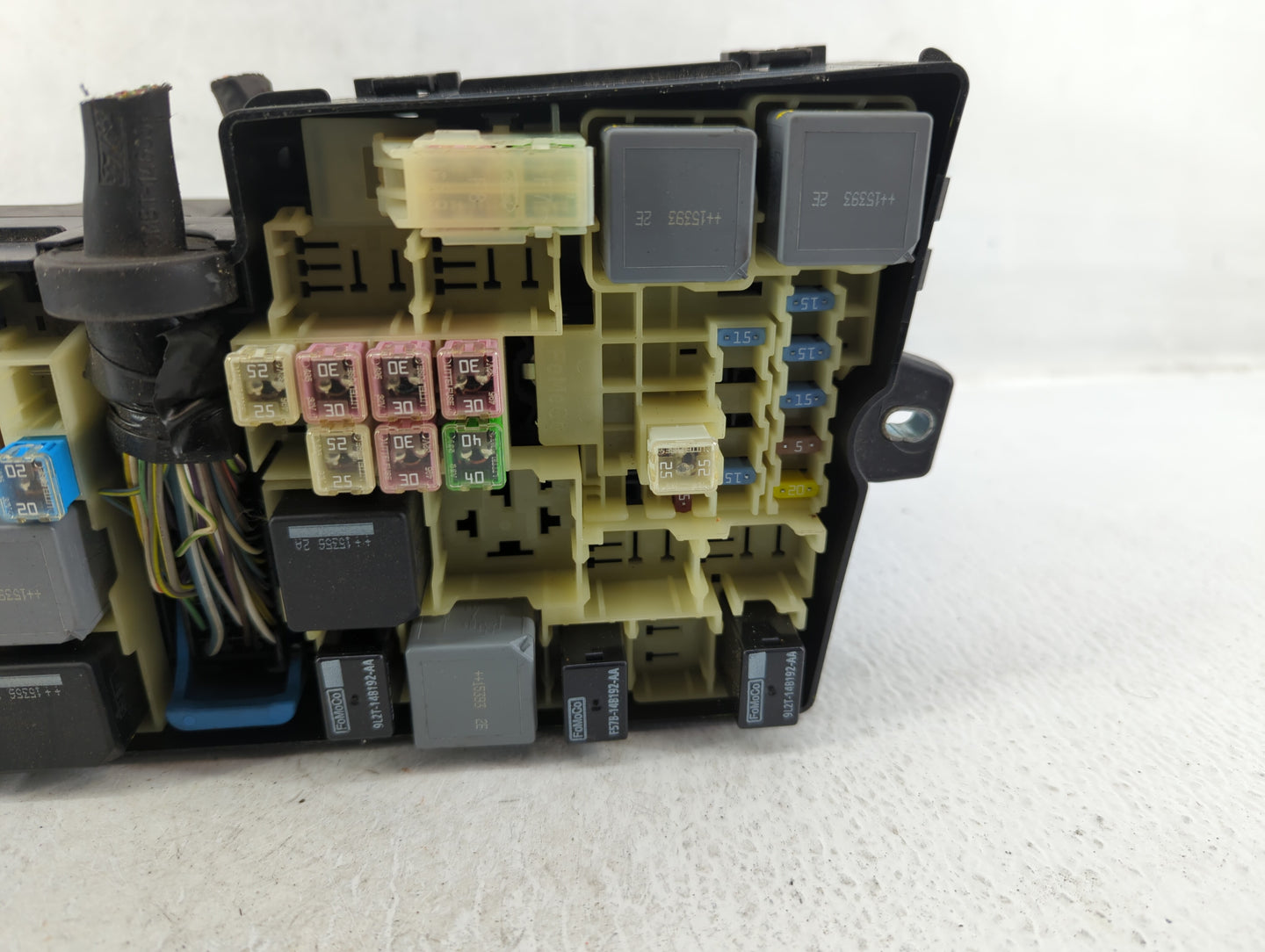 2016 Ford Focus Fusebox Fuse Box Panel Relay Module P/N:E02345500 AV6T-14A067-AD Fits OEM Used Auto Parts - Oemusedautoparts