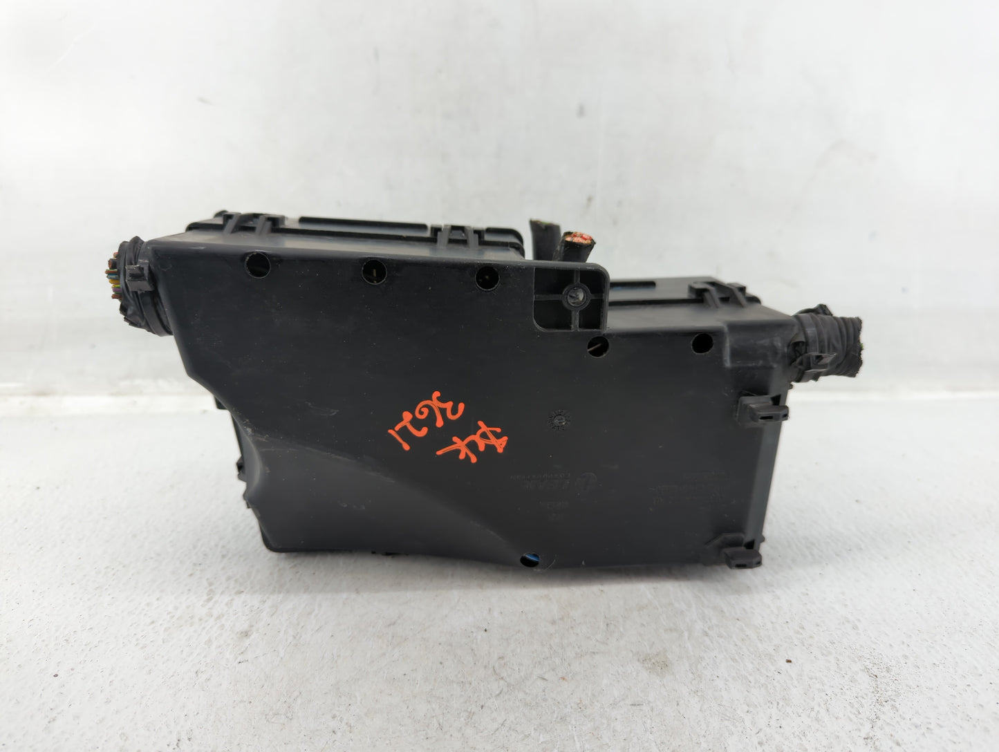2016 Ford Focus Fusebox Fuse Box Panel Relay Module P/N:E02345500 AV6T-14A067-AD Fits OEM Used Auto Parts - Oemusedautoparts