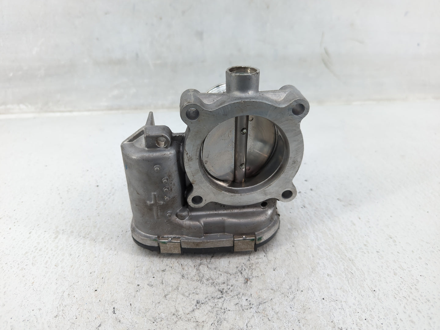 2014-2018 Ford Focus Throttle Body P/N:DS7E-9F991-BB Fits Fits 2014 2015 2016 2017 2018 2019 2020 2021 2022 OEM Used Auto Pa
