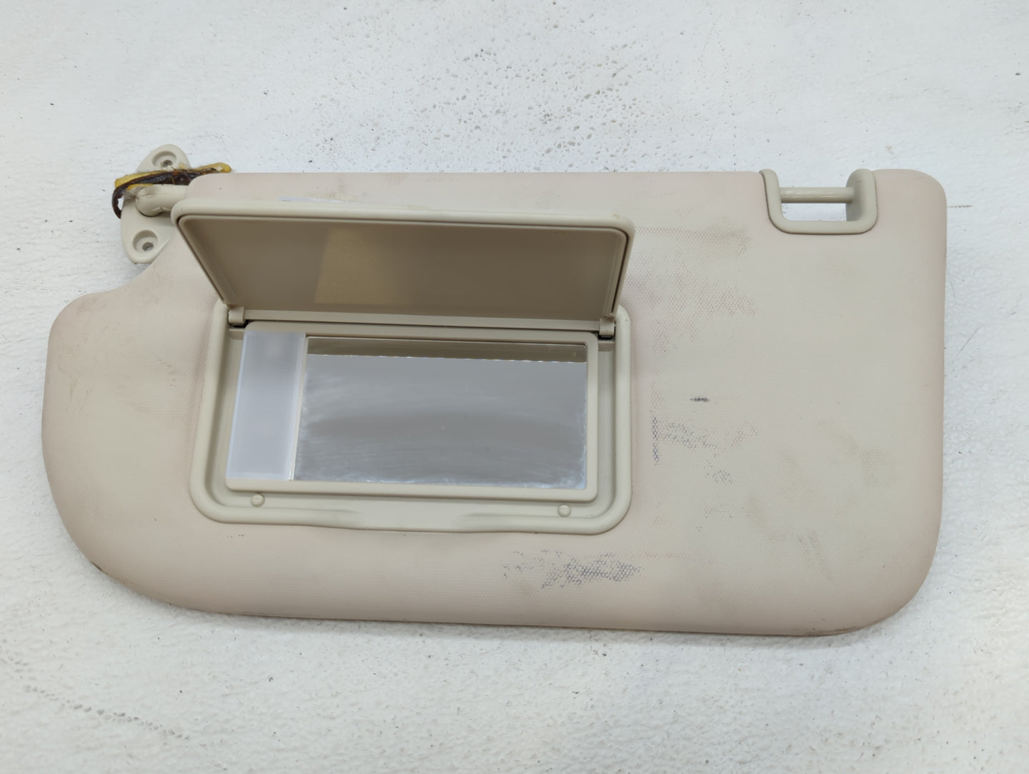 2013-2018 Ford Focus Sun Visor Shade Replacement Passenger Right Mirror Fits Fits 2013 2014 2015 2016 2017 2018 OEM Used Aut