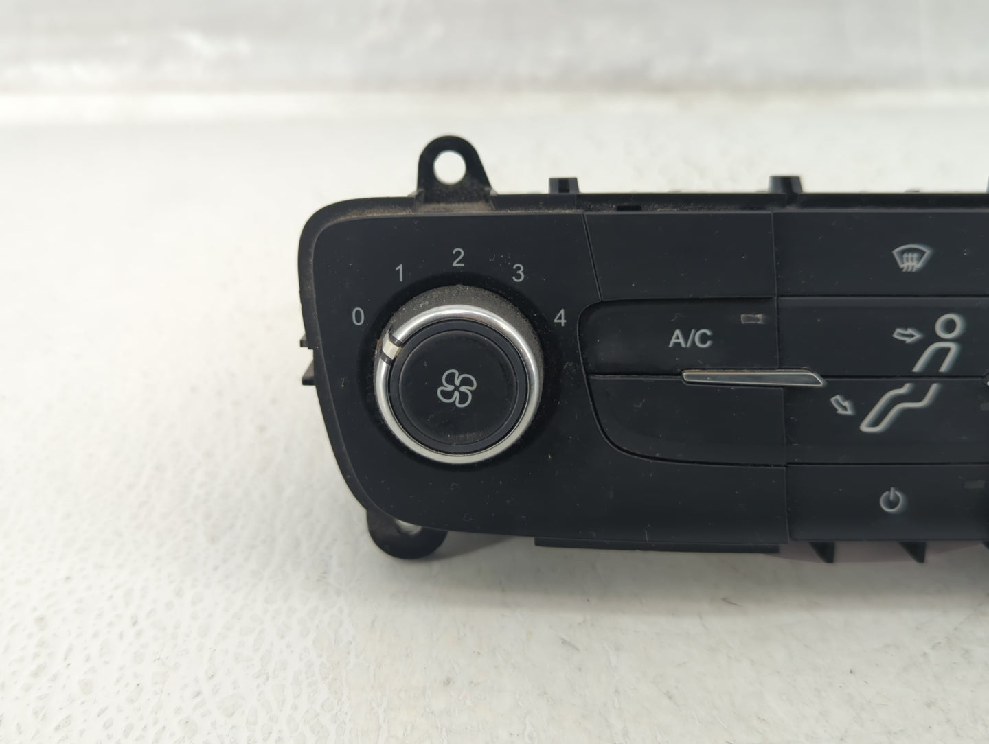 2015-2018 Ford Focus Climate Control Module Temperature AC/Heater Replacement P/N:F1ET-19980-JF F1ET-19980-JG Fits OEM Used 