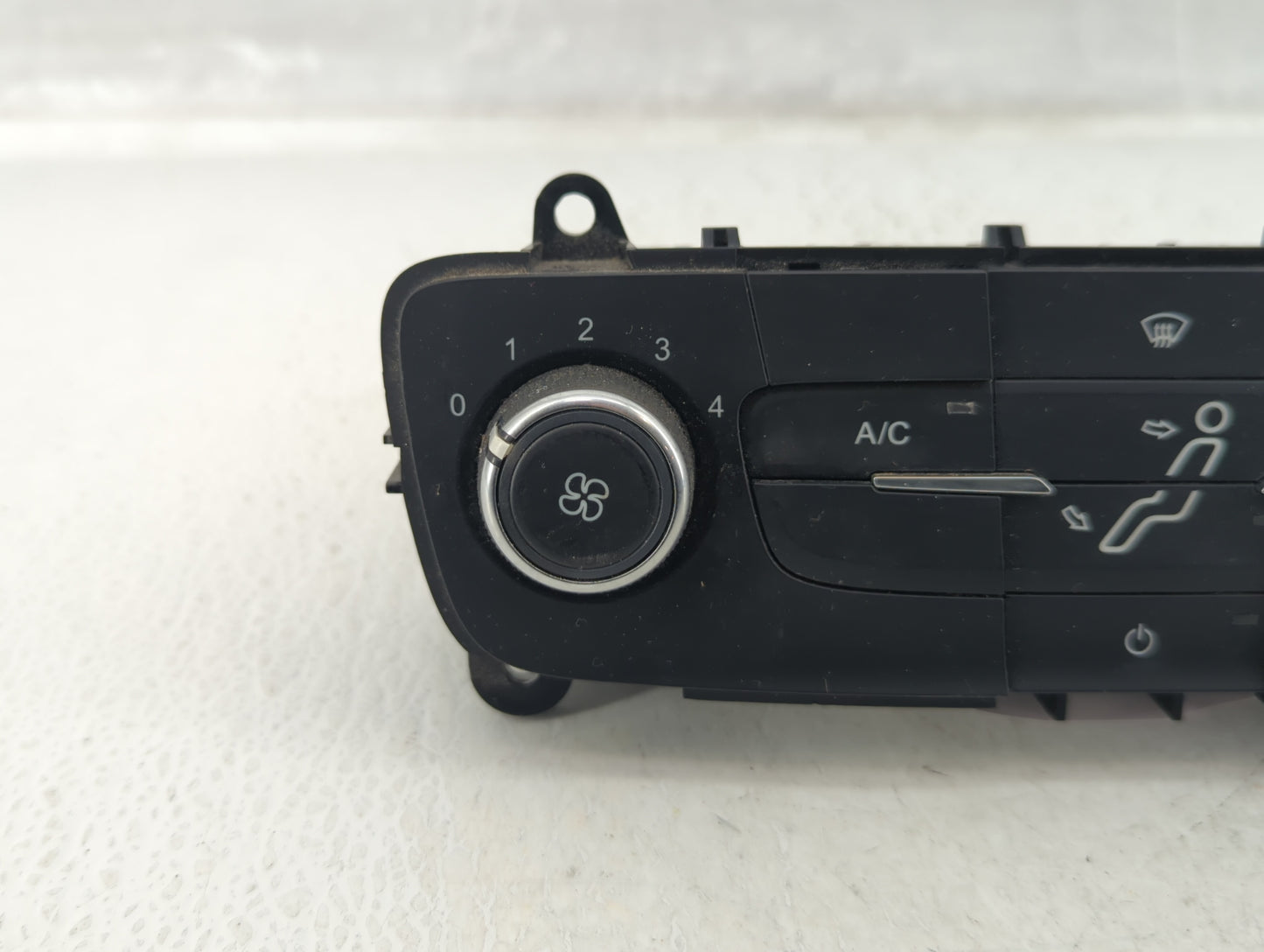 2015-2018 Ford Focus Climate Control Module Temperature AC/Heater Replacement P/N:F1ET-19980-JF F1ET-19980-JG Fits OEM Used 