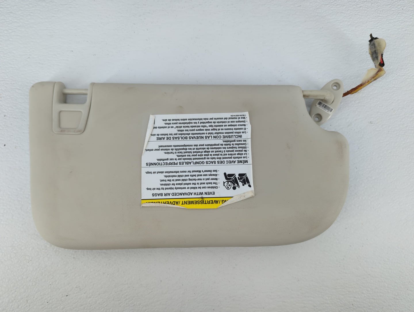 2013-2018 Ford Focus Sun Visor Shade Replacement Passenger Right Mirror Fits Fits 2013 2014 2015 2016 2017 2018 OEM Used Aut