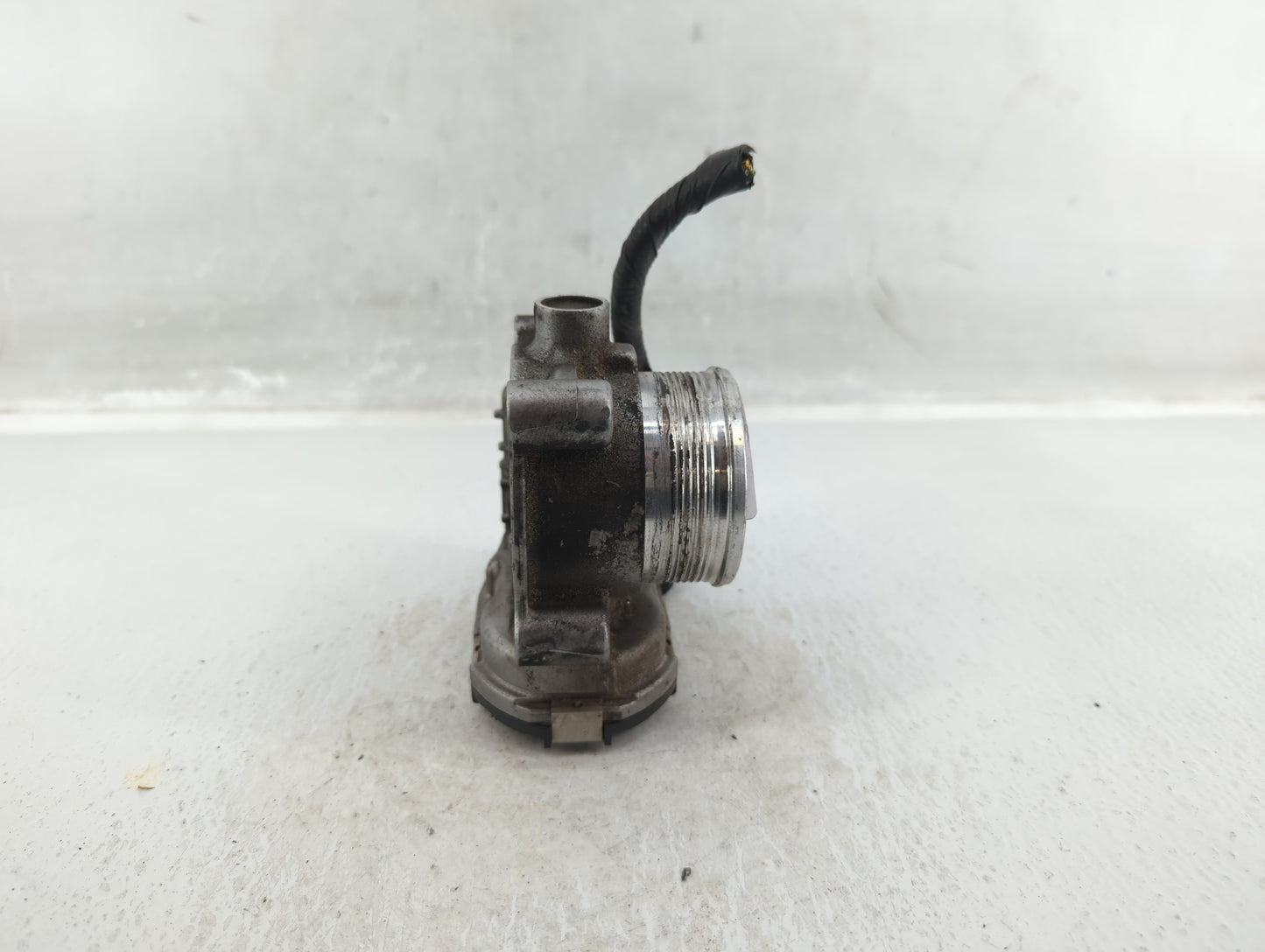 2014-2018 Ford Focus Throttle Body P/N:DS7E-9F991-BB Fits Fits 2014 2015 2016 2017 2018 2019 2020 2021 2022 OEM Used Auto Pa