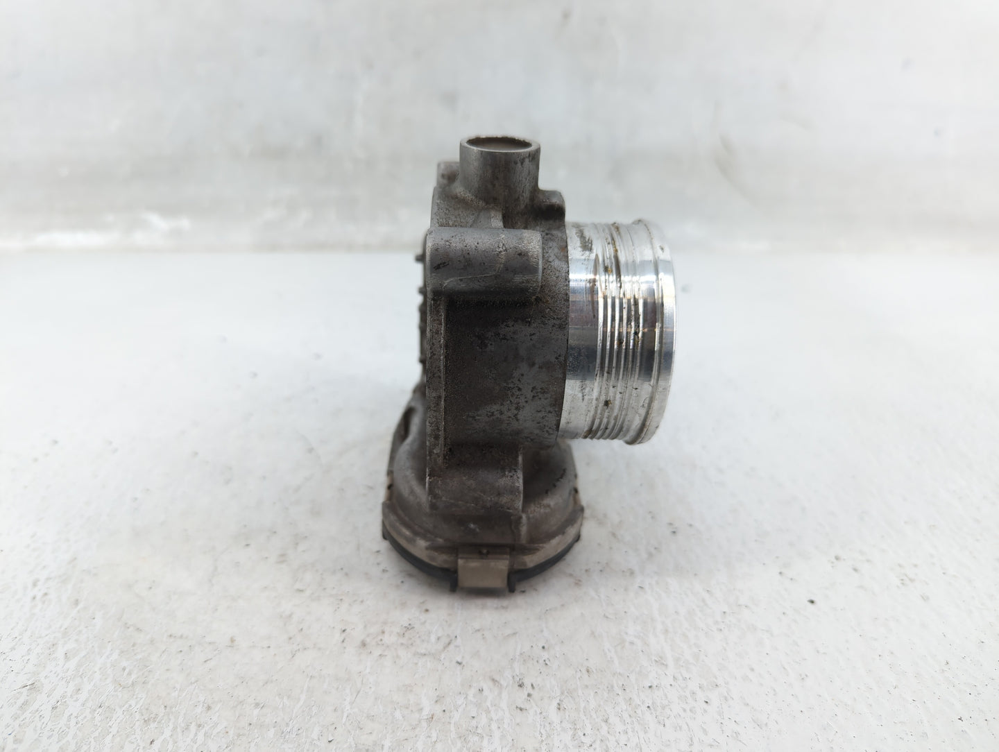 2014-2018 Ford Focus Throttle Body P/N:DS7E-9F991-BB Fits Fits 2014 2015 2016 2017 2018 2019 2020 2021 2022 OEM Used Auto Pa