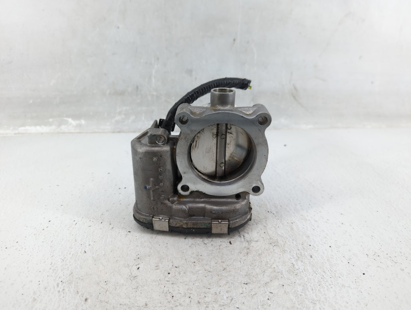 2014-2018 Ford Focus Throttle Body P/N:DS7E-9F991-BB Fits Fits 2014 2015 2016 2017 2018 2019 2020 2021 2022 OEM Used Auto Pa