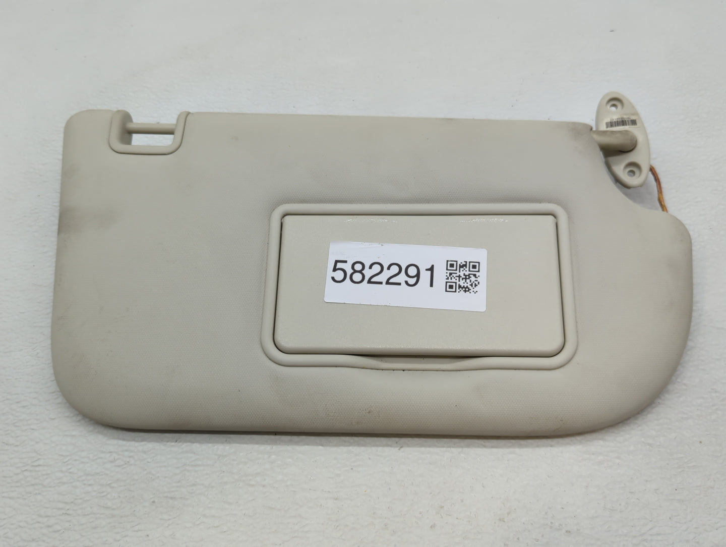 2013-2018 Ford Focus Sun Visor Shade Replacement Passenger Right Mirror Fits Fits 2013 2014 2015 2016 2017 2018 OEM Used Aut