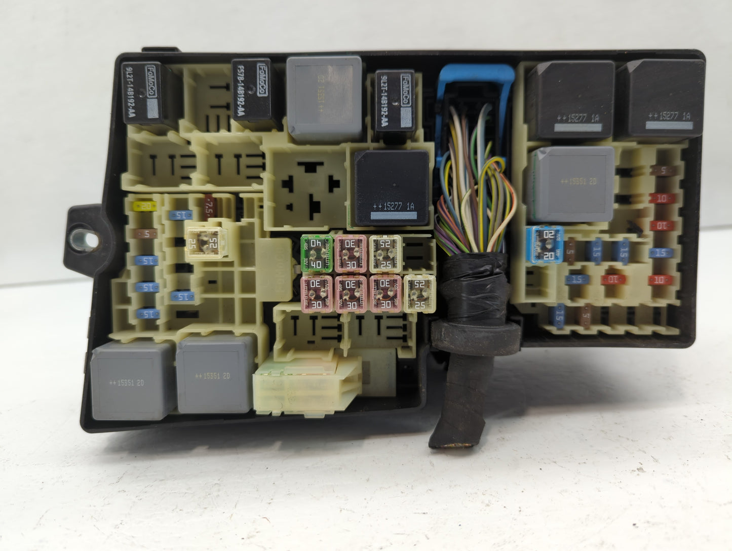 2016 Ford Focus Fusebox Fuse Box Panel Relay Module P/N:AV6T-14A067-AD Fits OEM Used Auto Parts - Oemusedautoparts1.com