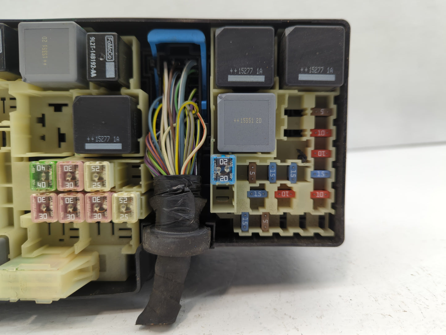 2016 Ford Focus Fusebox Fuse Box Panel Relay Module P/N:AV6T-14A067-AD Fits OEM Used Auto Parts - Oemusedautoparts1.com