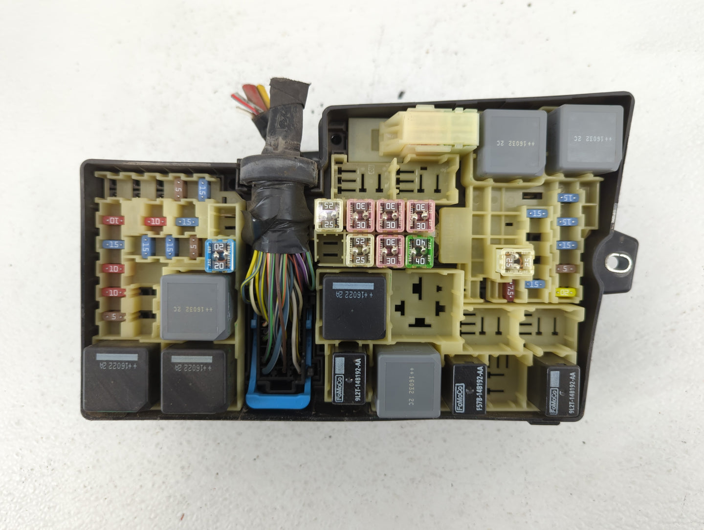 2016 Ford Focus Fusebox Fuse Box Panel Relay Module P/N:AV6T-14A067-AD Fits OEM Used Auto Parts - Oemusedautoparts1.com