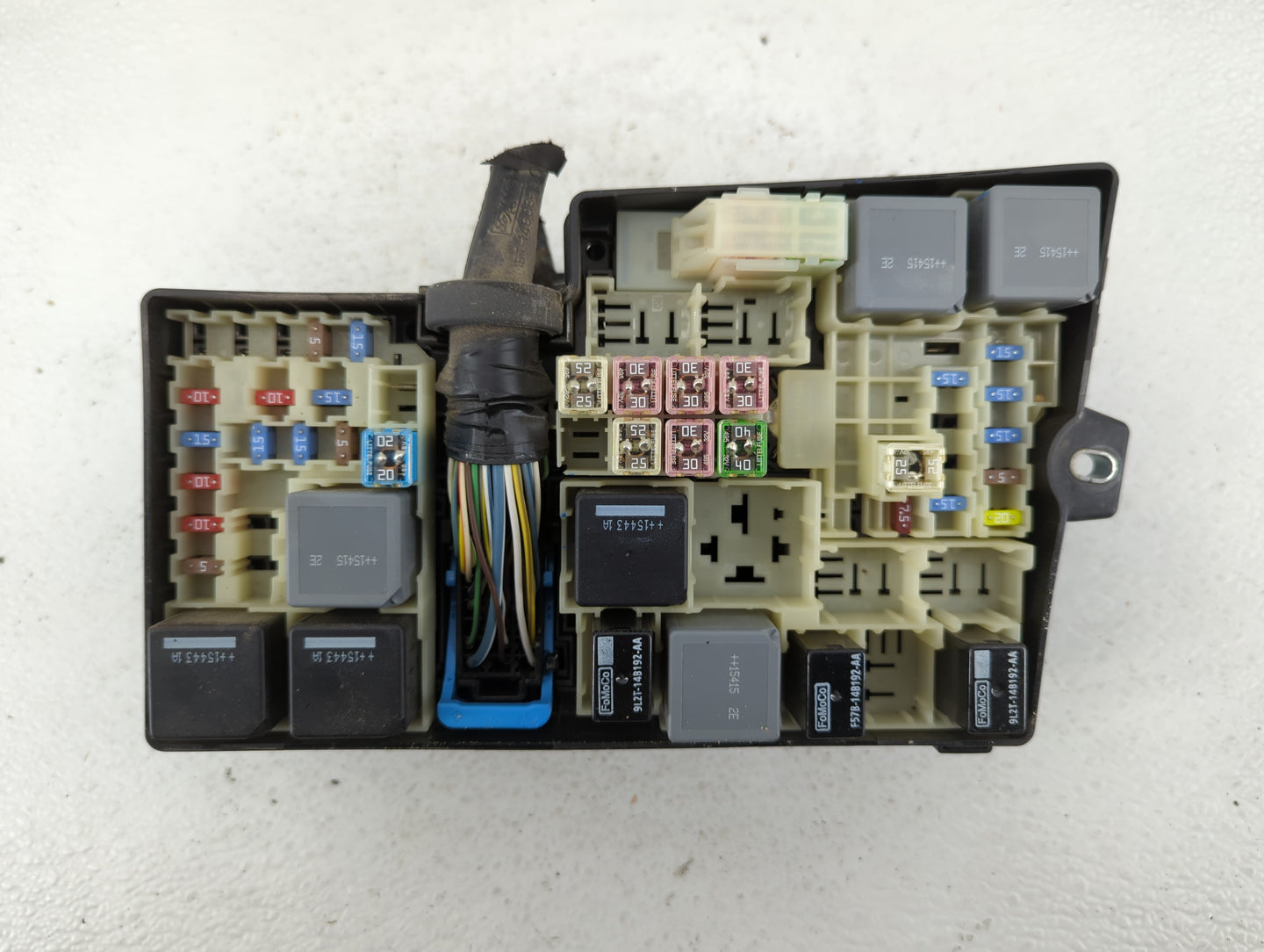 2016 Ford Focus Fusebox Fuse Box Panel Relay Module P/N:AV6T-14A067-AD Fits OEM Used Auto Parts - Oemusedautoparts1.com