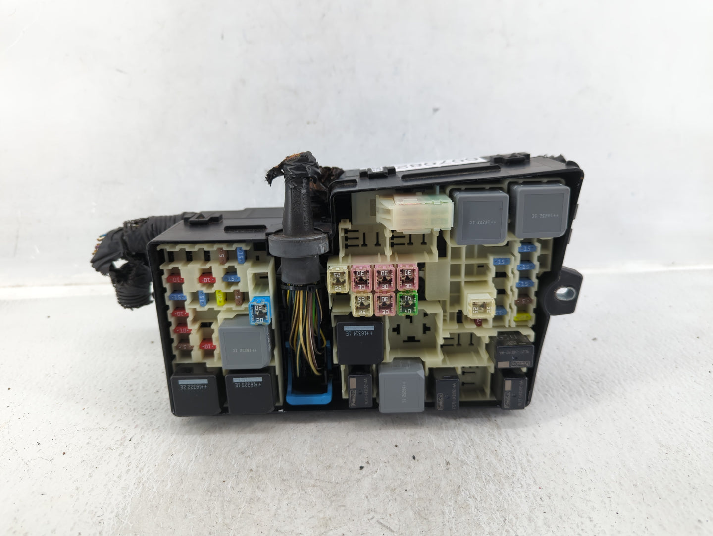 2016 Ford Focus Fusebox Fuse Box Panel Relay Module P/N:AV6T-14A067-AD Fits OEM Used Auto Parts - Oemusedautoparts1.com