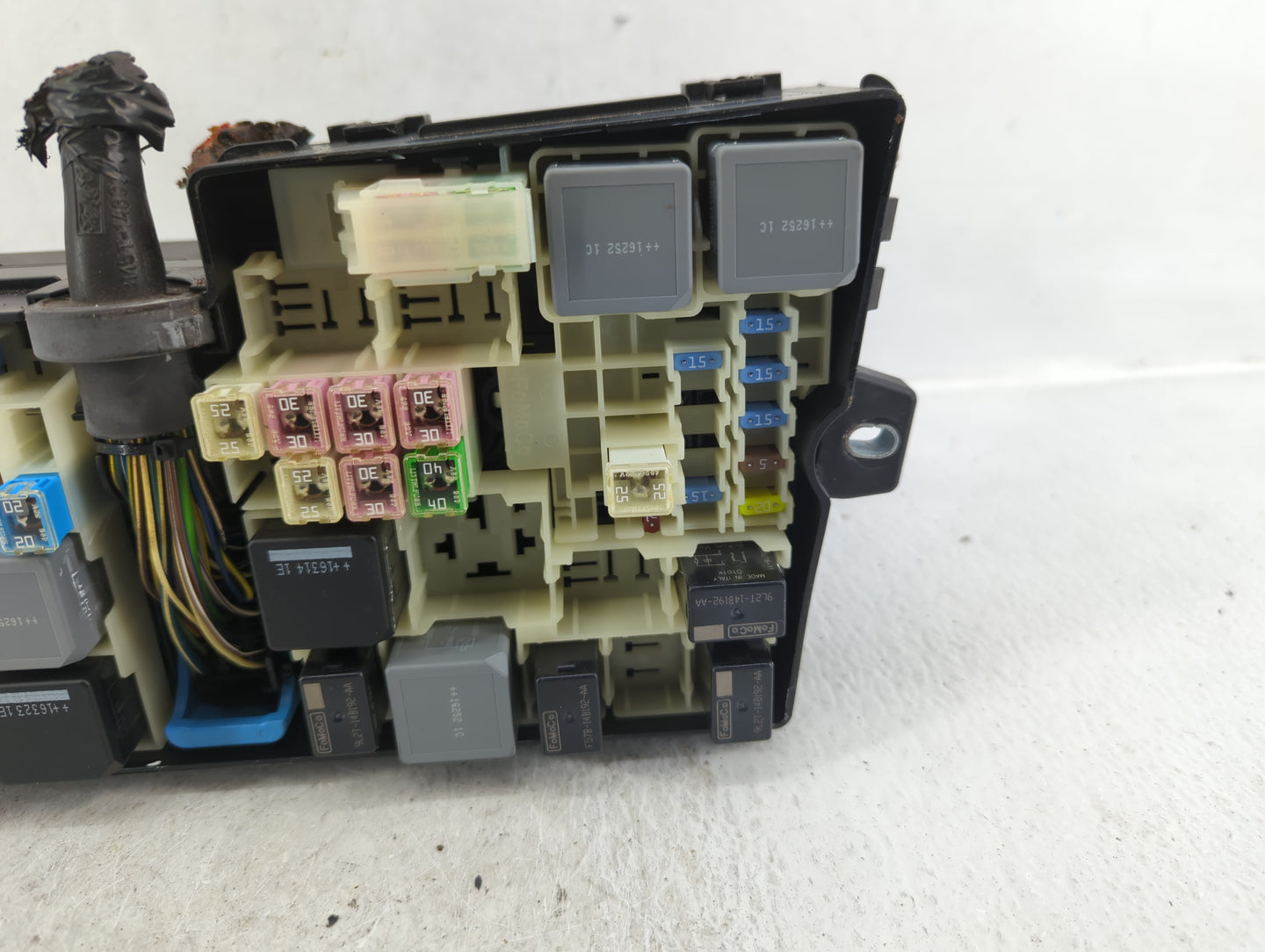 2016 Ford Focus Fusebox Fuse Box Panel Relay Module P/N:AV6T-14A067-AD Fits OEM Used Auto Parts - Oemusedautoparts1.com