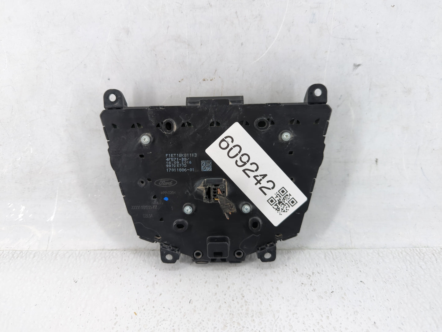 2015-2018 Ford Focus Radio AM FM Cd Player Receiver Replacement P/N:F1ET18K811KD Fits Fits 2015 2016 2017 2018 2019 OEM Used