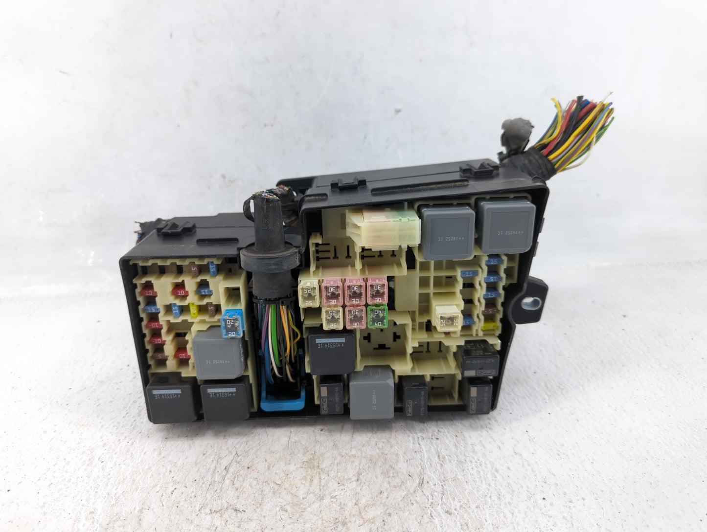 2016 Ford Focus Fusebox Fuse Box Panel Relay Module P/N:E02345500 Fits OEM Used Auto Parts - Oemusedautoparts1.com