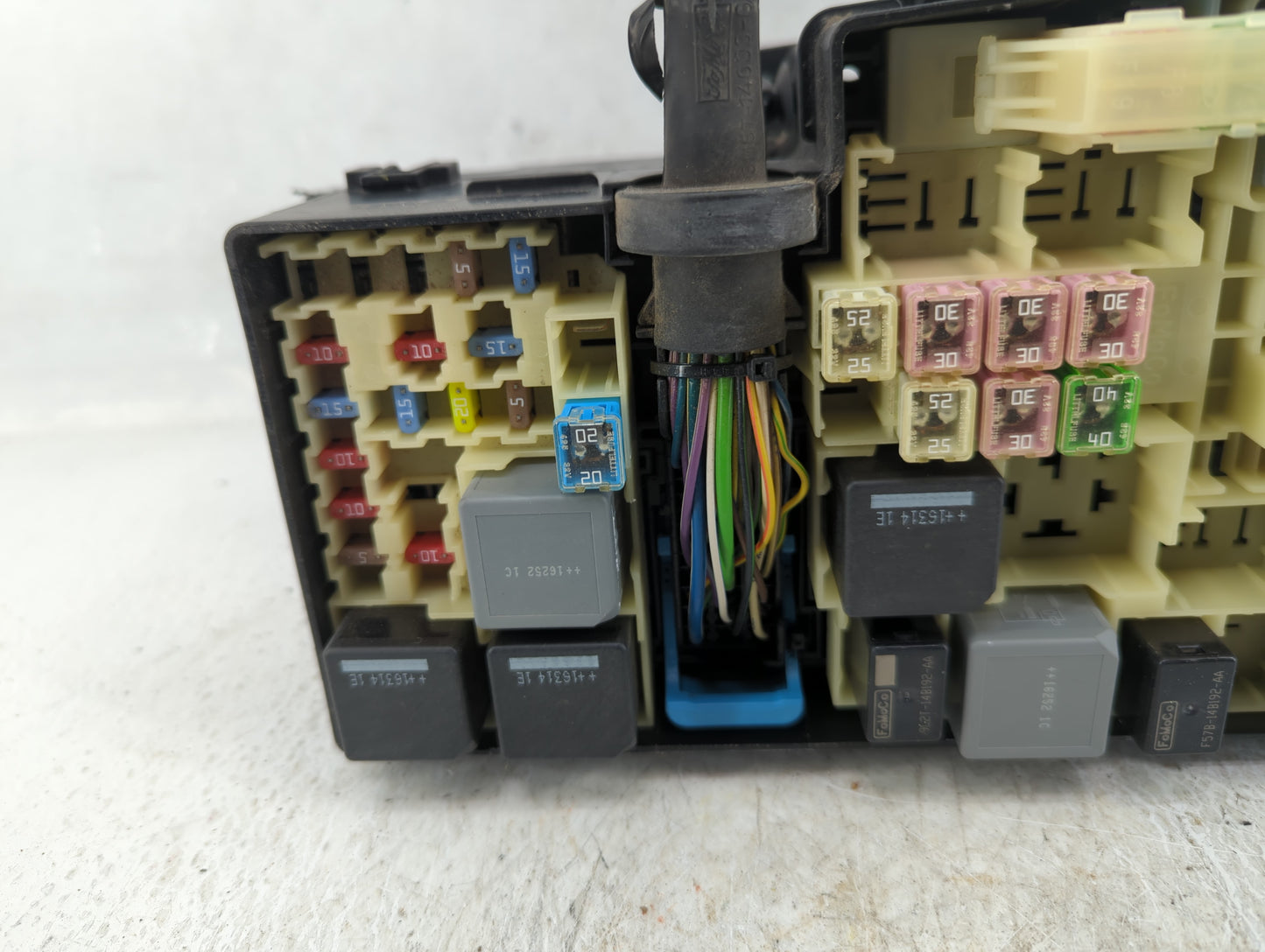 2016 Ford Focus Fusebox Fuse Box Panel Relay Module P/N:E02345500 Fits OEM Used Auto Parts - Oemusedautoparts1.com