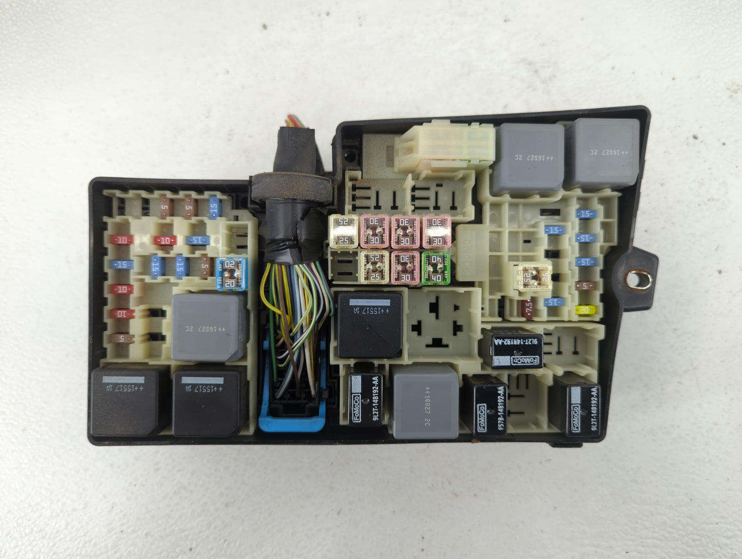 2016 Ford Focus Fusebox Fuse Box Panel Relay Module P/N:AV6T-14A067-AD Fits OEM Used Auto Parts - Oemusedautoparts1.com