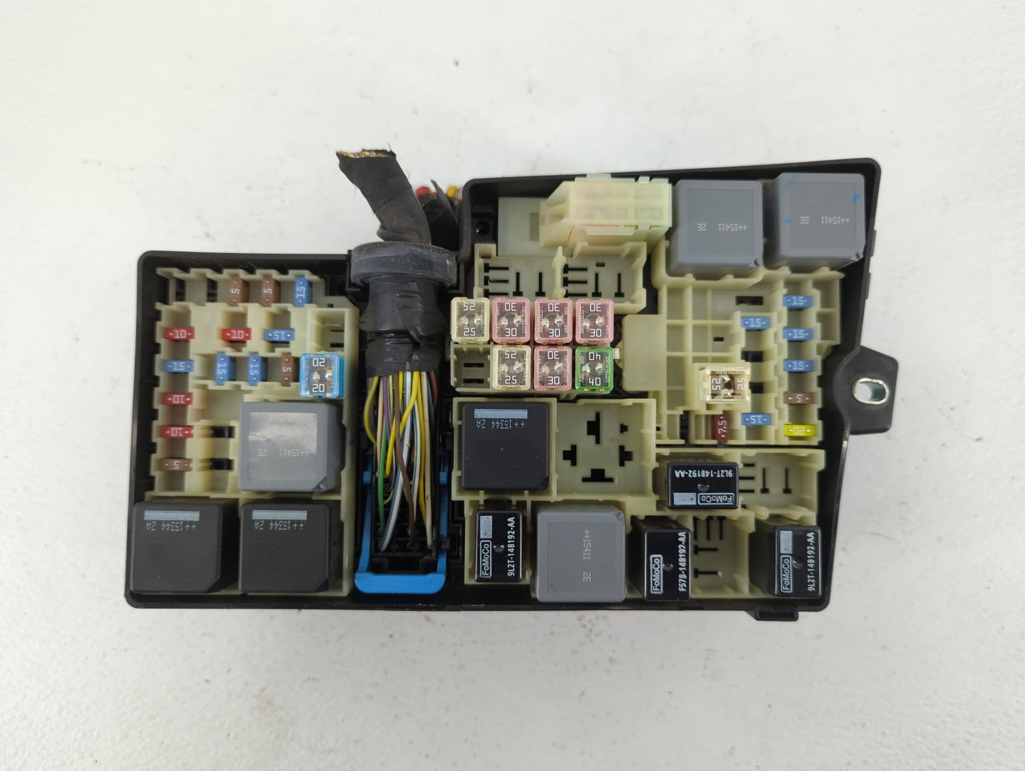 2016 Ford Focus Fusebox Fuse Box Panel Relay Module P/N:AV6T-14A067-AD Fits OEM Used Auto Parts - Oemusedautoparts1.com