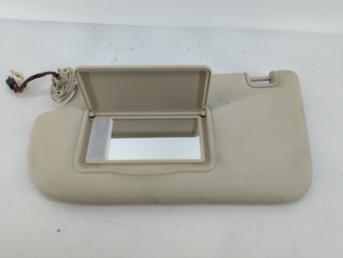 2013-2018 Ford Focus Sun Visor Shade Replacement Driver Left Mirror Fits Fits 2013 2014 2015 2016 2017 2018 OEM Used Auto Pa