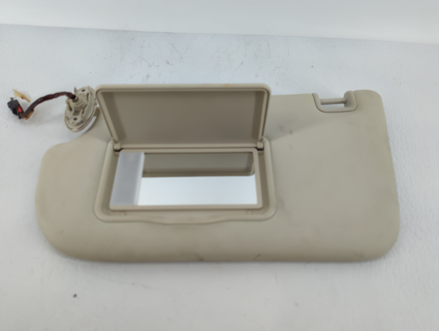 2013-2018 Ford Focus Sun Visor Shade Replacement Driver Left Mirror Fits Fits 2013 2014 2015 2016 2017 2018 OEM Used Auto Pa