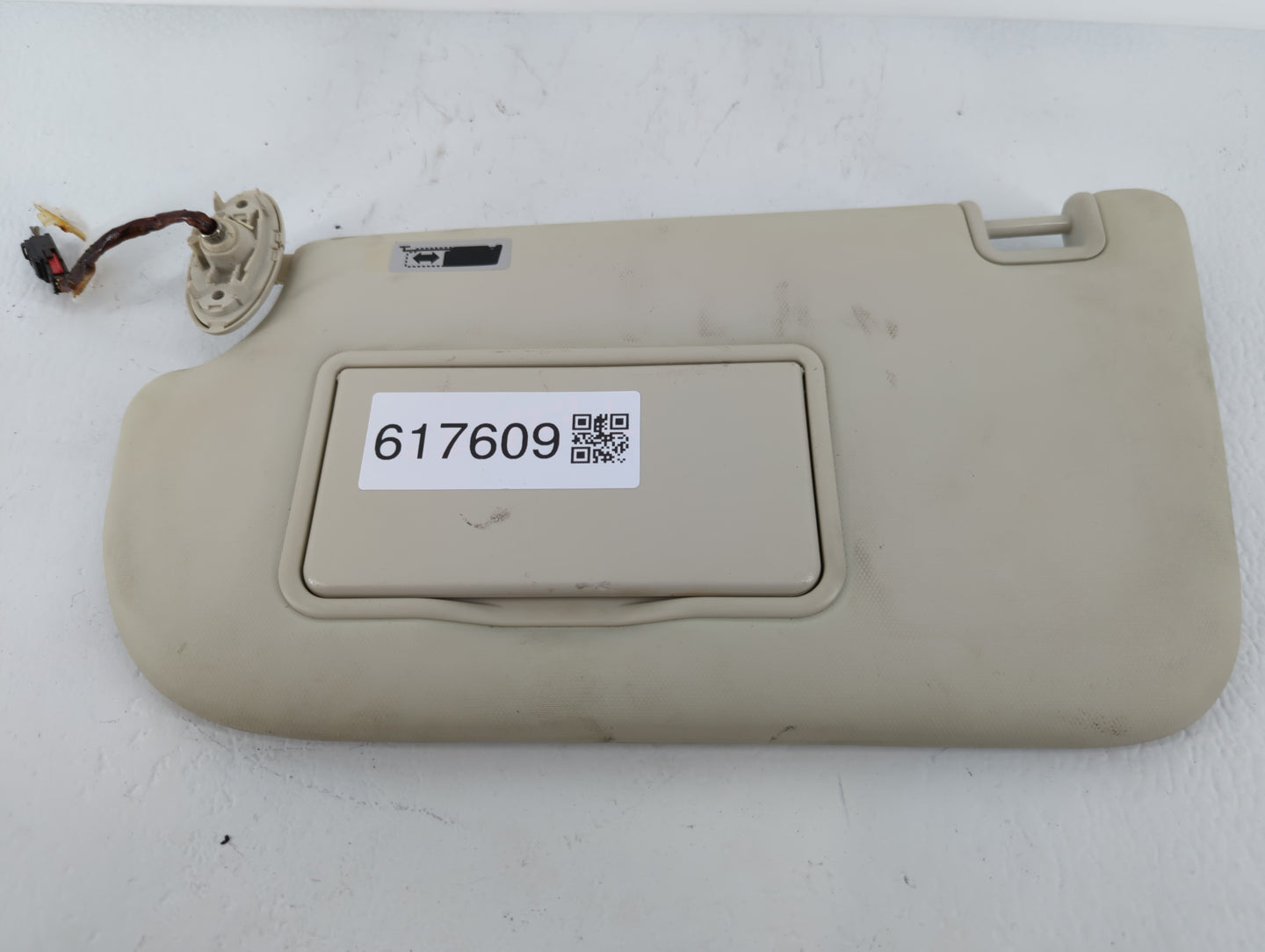 2013-2018 Ford Focus Sun Visor Shade Replacement Driver Left Mirror Fits Fits 2013 2014 2015 2016 2017 2018 OEM Used Auto Pa