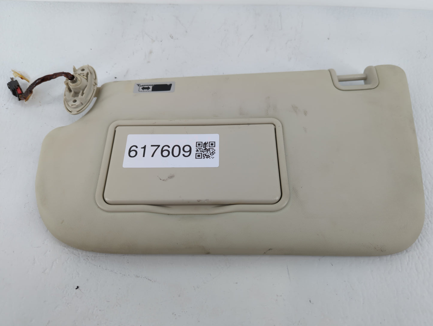2013-2018 Ford Focus Sun Visor Shade Replacement Driver Left Mirror Fits Fits 2013 2014 2015 2016 2017 2018 OEM Used Auto Pa