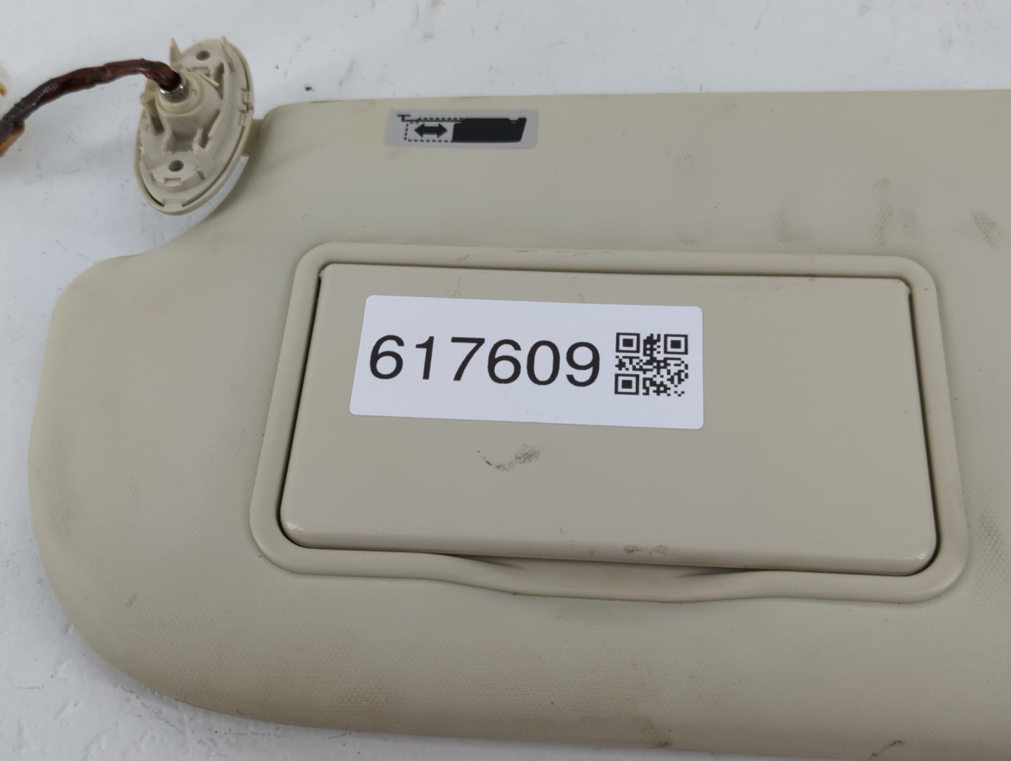 2013-2018 Ford Focus Sun Visor Shade Replacement Driver Left Mirror Fits Fits 2013 2014 2015 2016 2017 2018 OEM Used Auto Pa