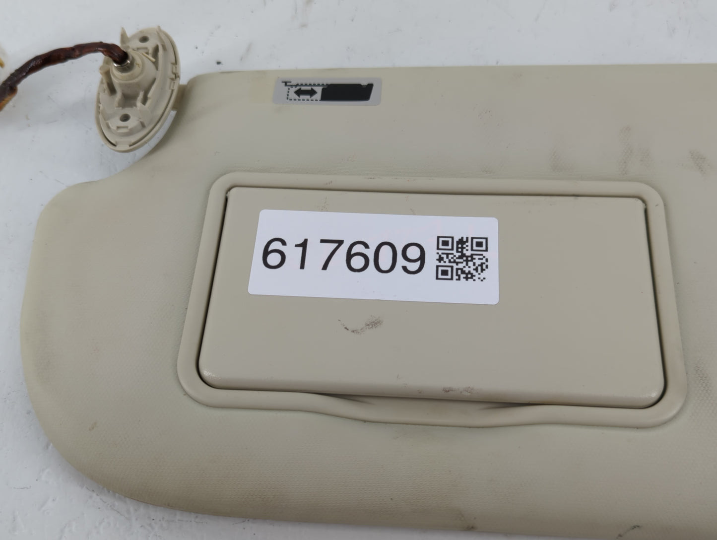 2013-2018 Ford Focus Sun Visor Shade Replacement Driver Left Mirror Fits Fits 2013 2014 2015 2016 2017 2018 OEM Used Auto Pa