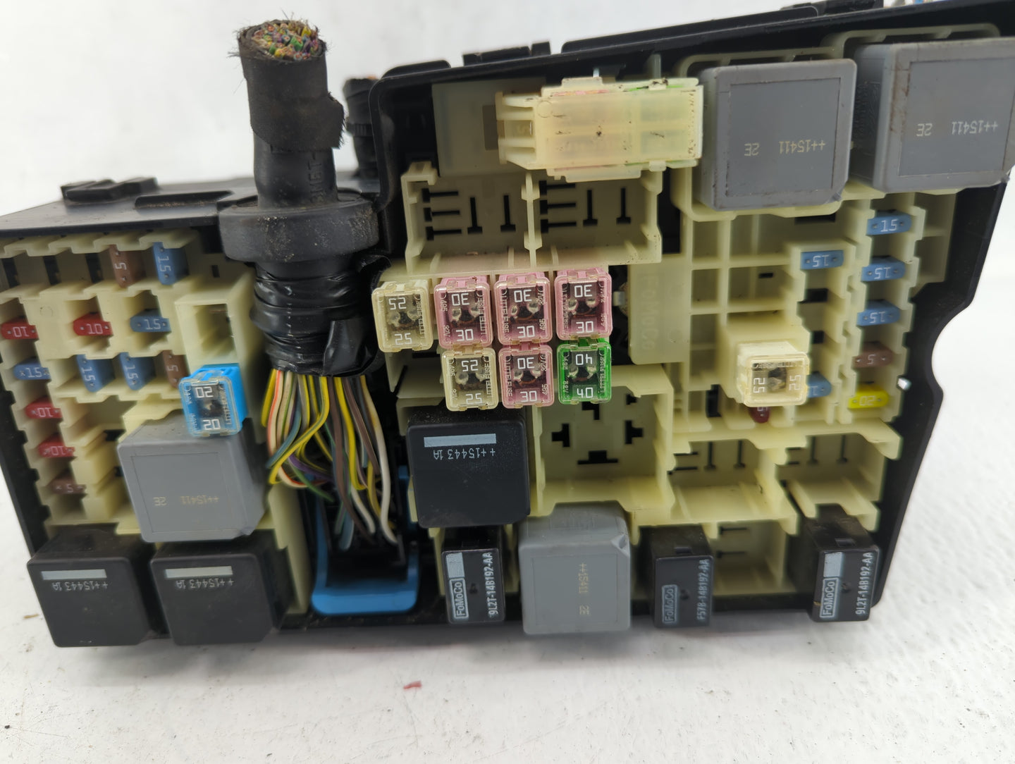 2016 Ford Focus Fusebox Fuse Box Panel Relay Module P/N:AV6T-14A067-AD Fits OEM Used Auto Parts - Oemusedautoparts1.com