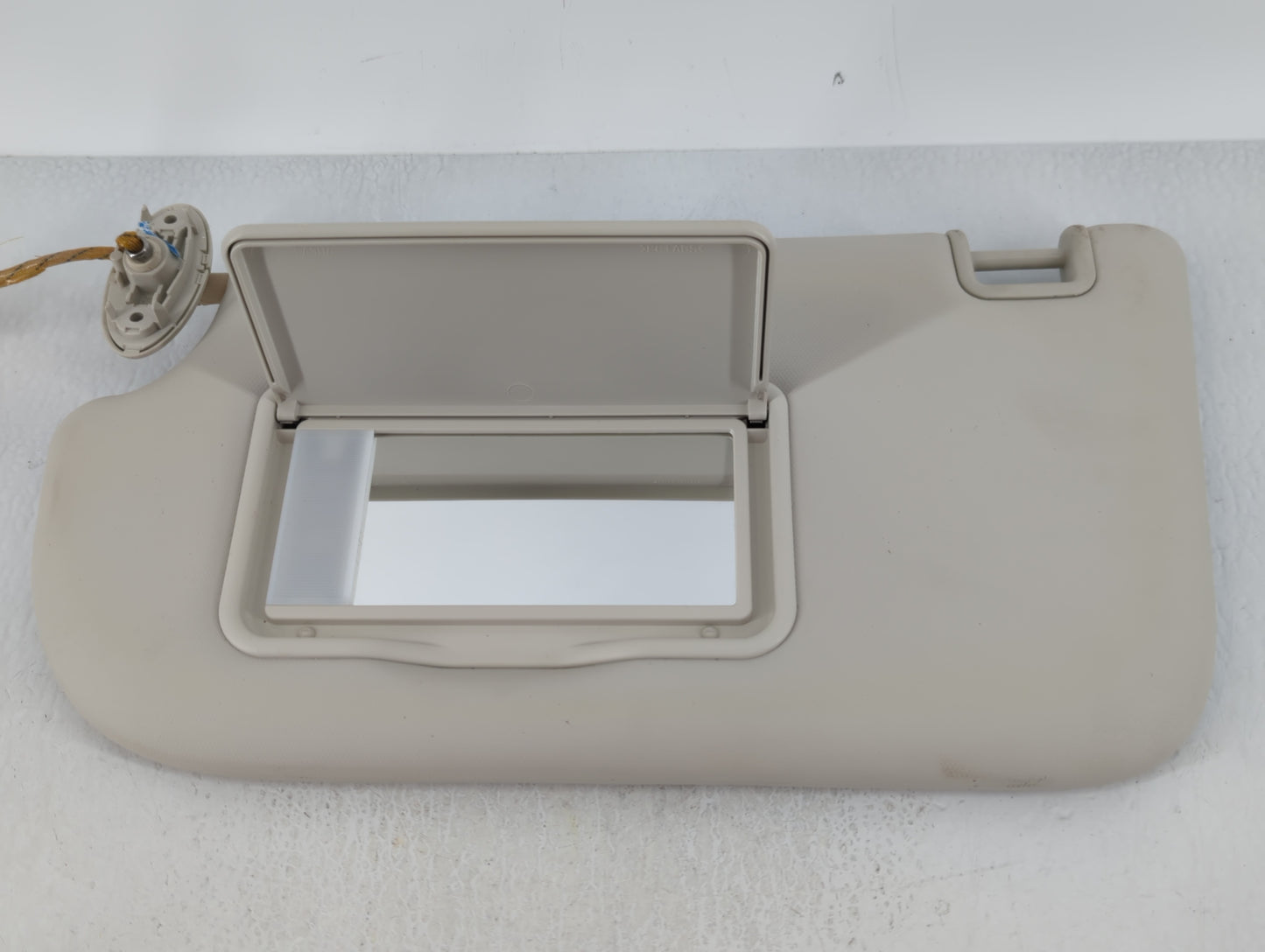 2013-2018 Ford Focus Sun Visor Shade Replacement Passenger Right Mirror Fits Fits 2013 2014 2015 2016 2017 2018 OEM Used Aut