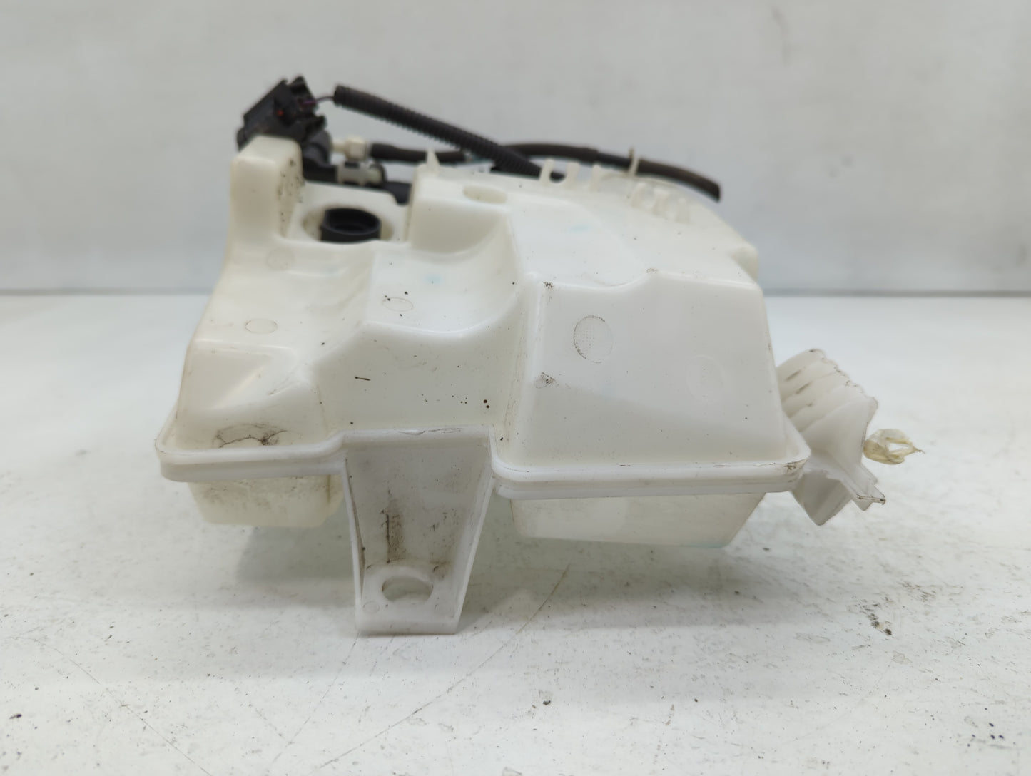 2012-2018 Ford Focus Windshield Washer Fluid Reservoir Bottle 622932 - Oemusedautoparts1.com