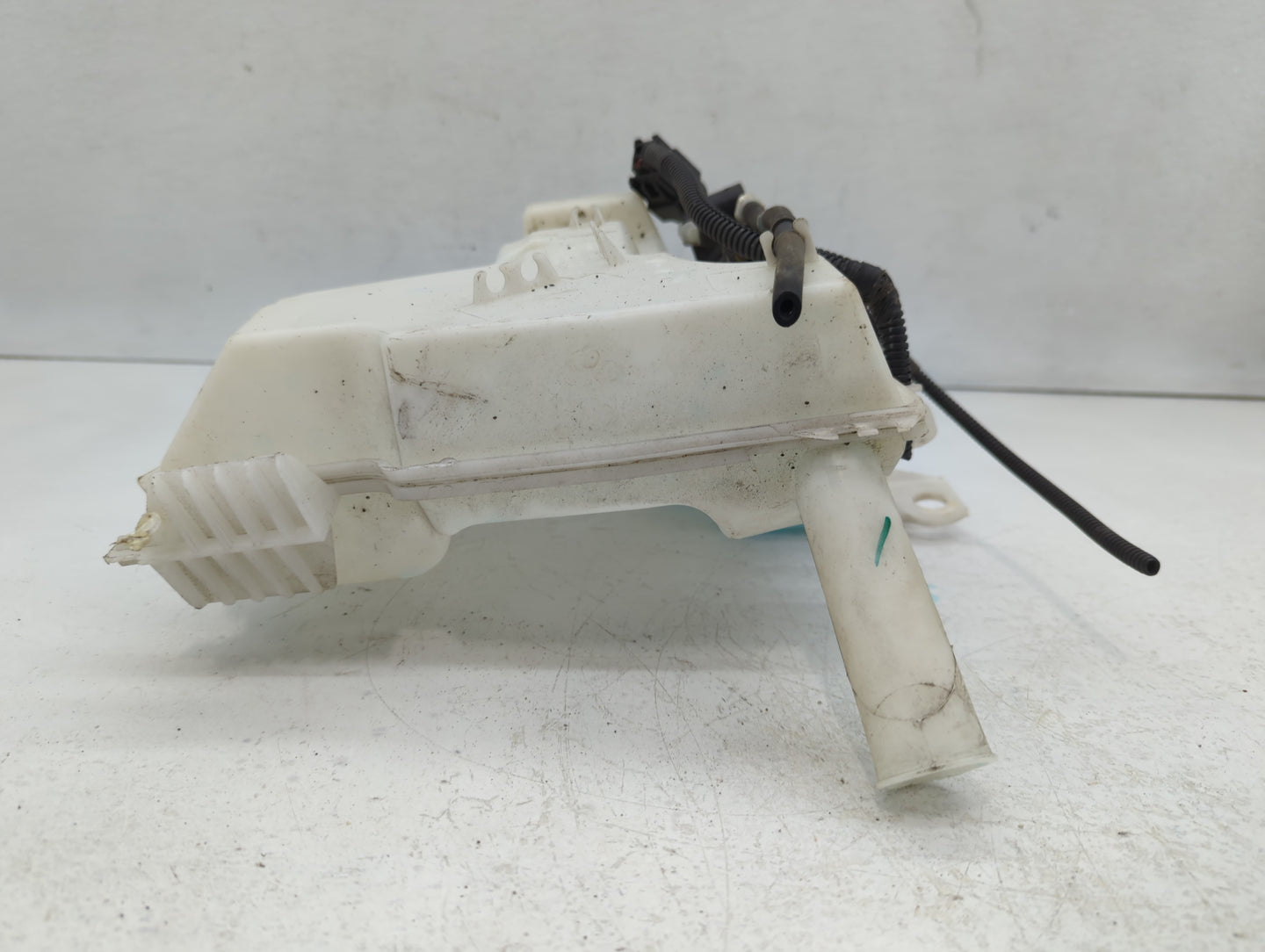 2012-2018 Ford Focus Windshield Washer Fluid Reservoir Bottle 622932 - Oemusedautoparts1.com