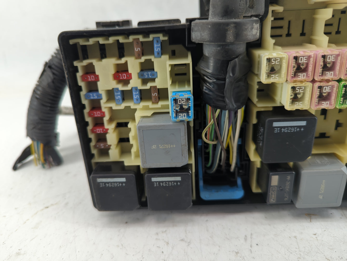 2016 Ford Focus Fusebox Fuse Box Panel Relay Module P/N:AV6T-14A067-AD Fits OEM Used Auto Parts - Oemusedautoparts1.com