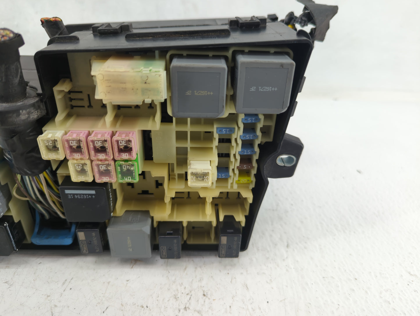 2016 Ford Focus Fusebox Fuse Box Panel Relay Module P/N:AV6T-14A067-AD Fits OEM Used Auto Parts - Oemusedautoparts1.com
